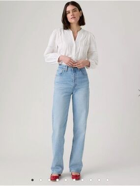 Levis Ribcage Straight High-Rise Light Wash Blue - Size 27